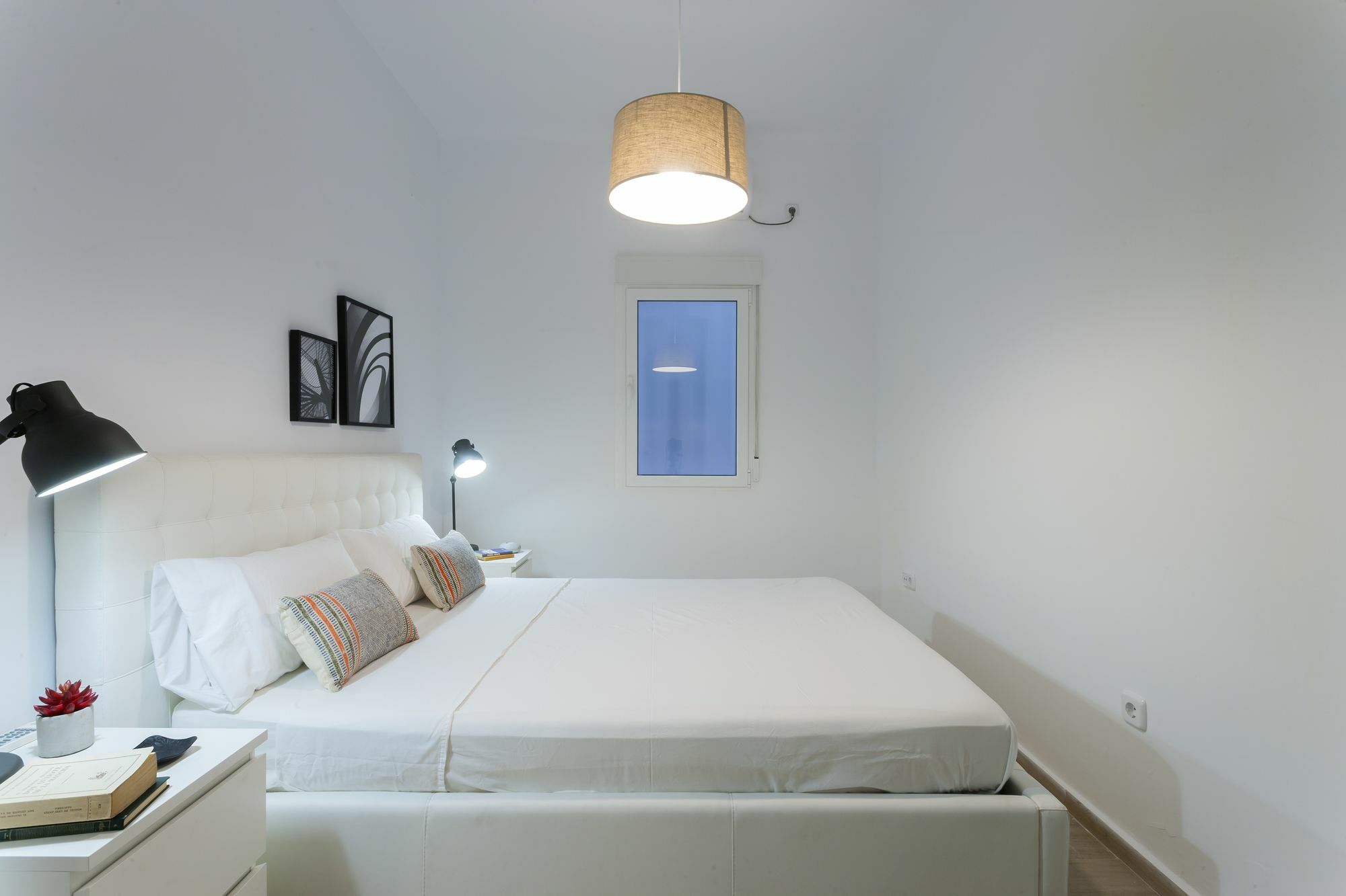 Dobo Rooms Ronda De Segovia Madrid Extérieur photo