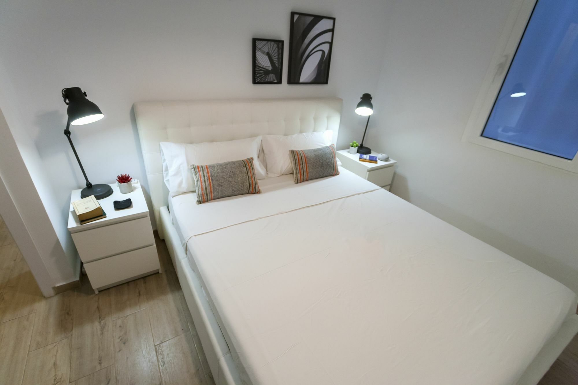 Dobo Rooms Ronda De Segovia Madrid Extérieur photo